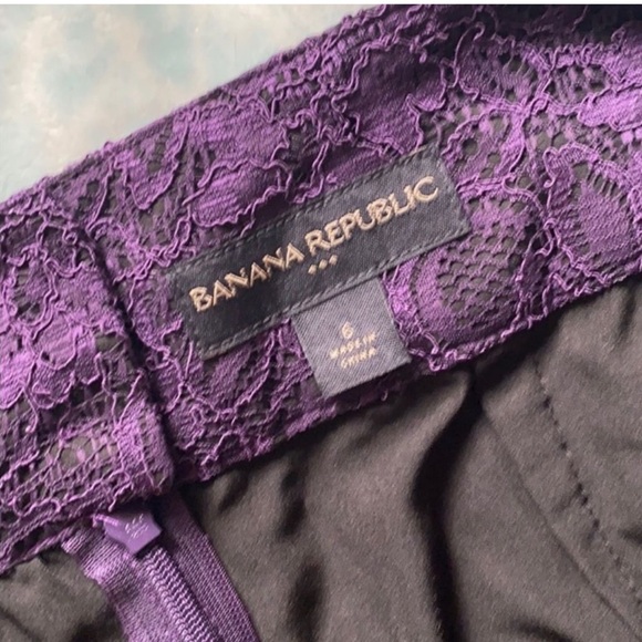 3/$25 Banana Republic lace skirt - Picture 4 of 6